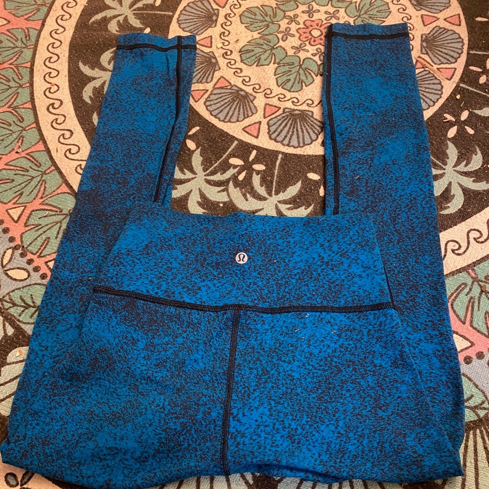 Black and blue Lululemon leggings